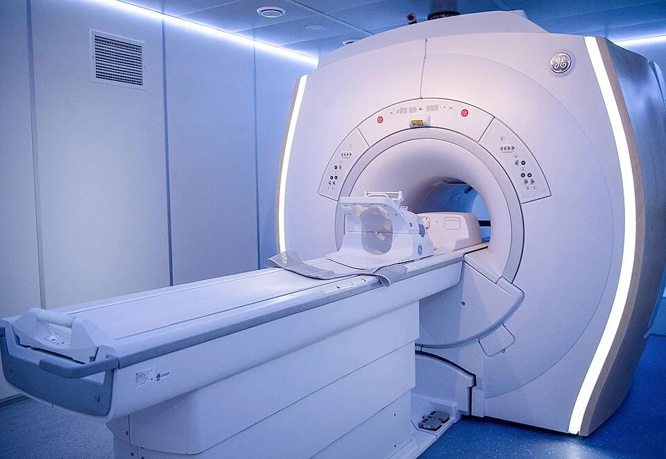 GE Optima MR360 Advance MRI