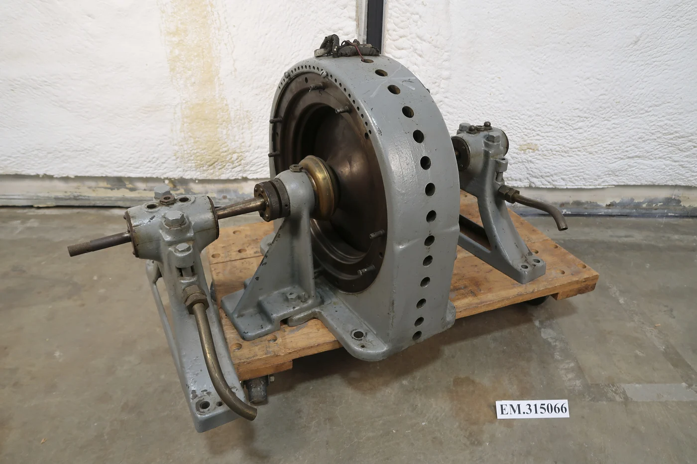 GE Alexanderson 2 kilowatt alternator