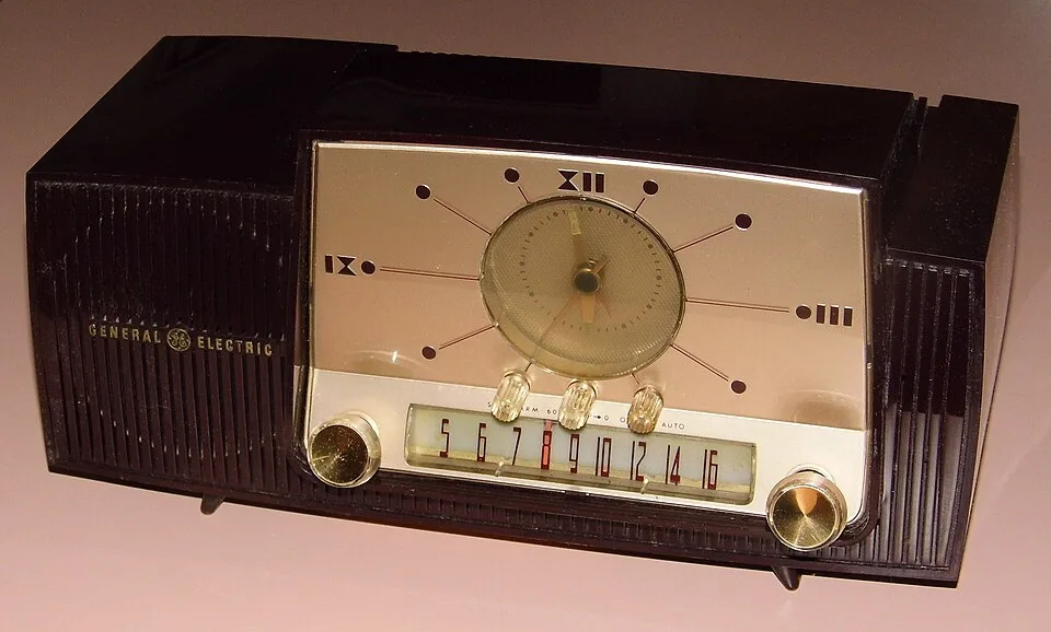 General Electric Model 911 clock radio