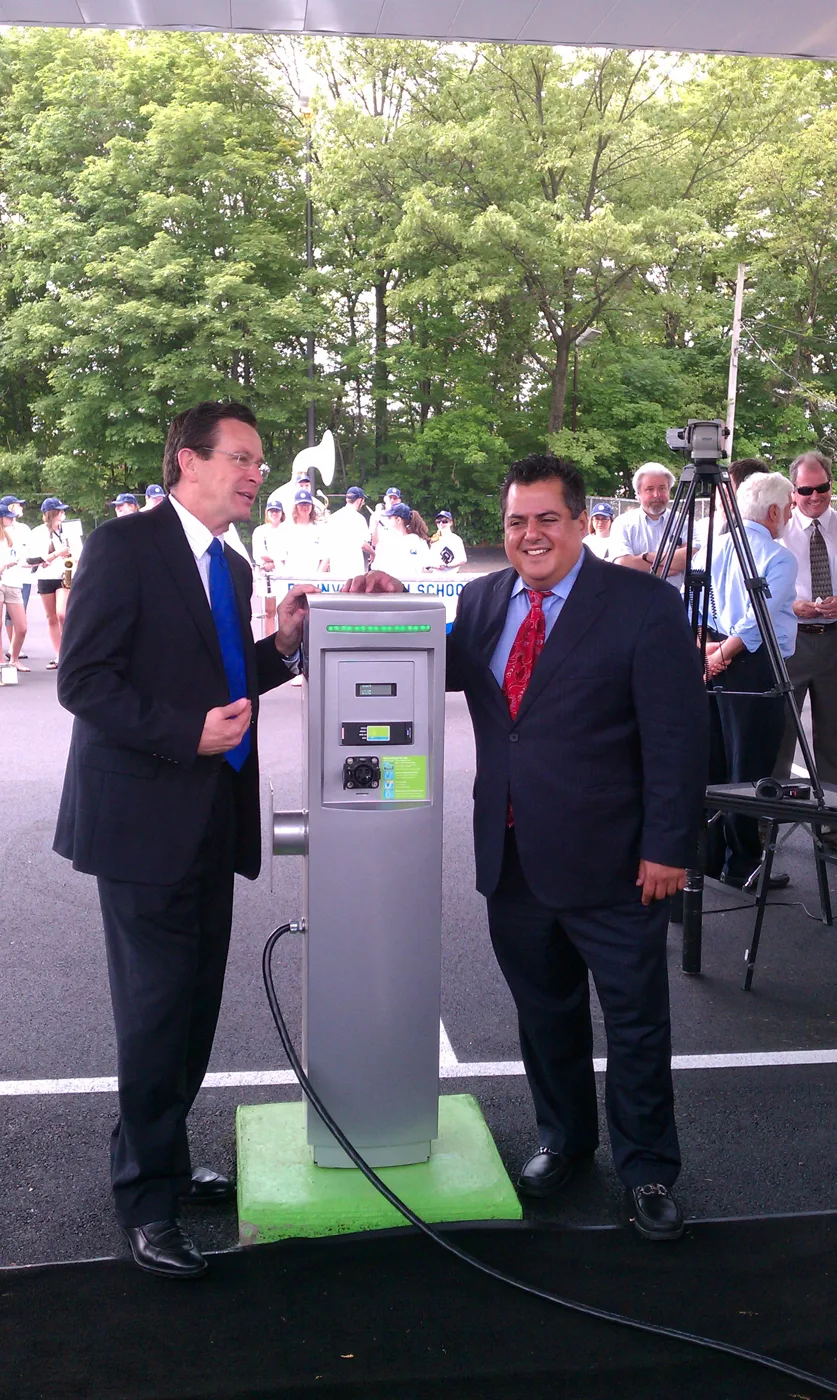 GE Solar Carport, Plainville, 2011