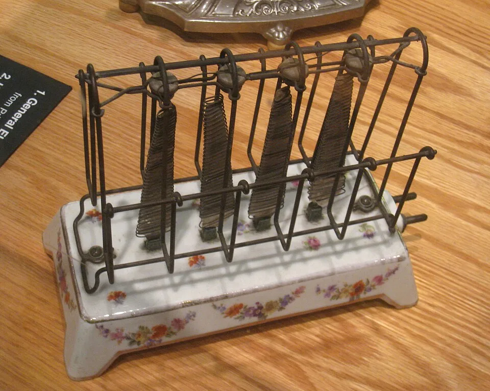 General Electric Model D-12 toaster