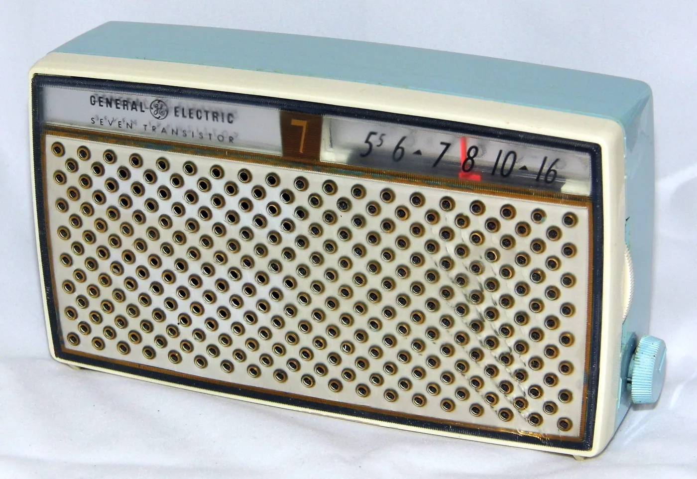 GE P-787A transistor radio, circa 1959