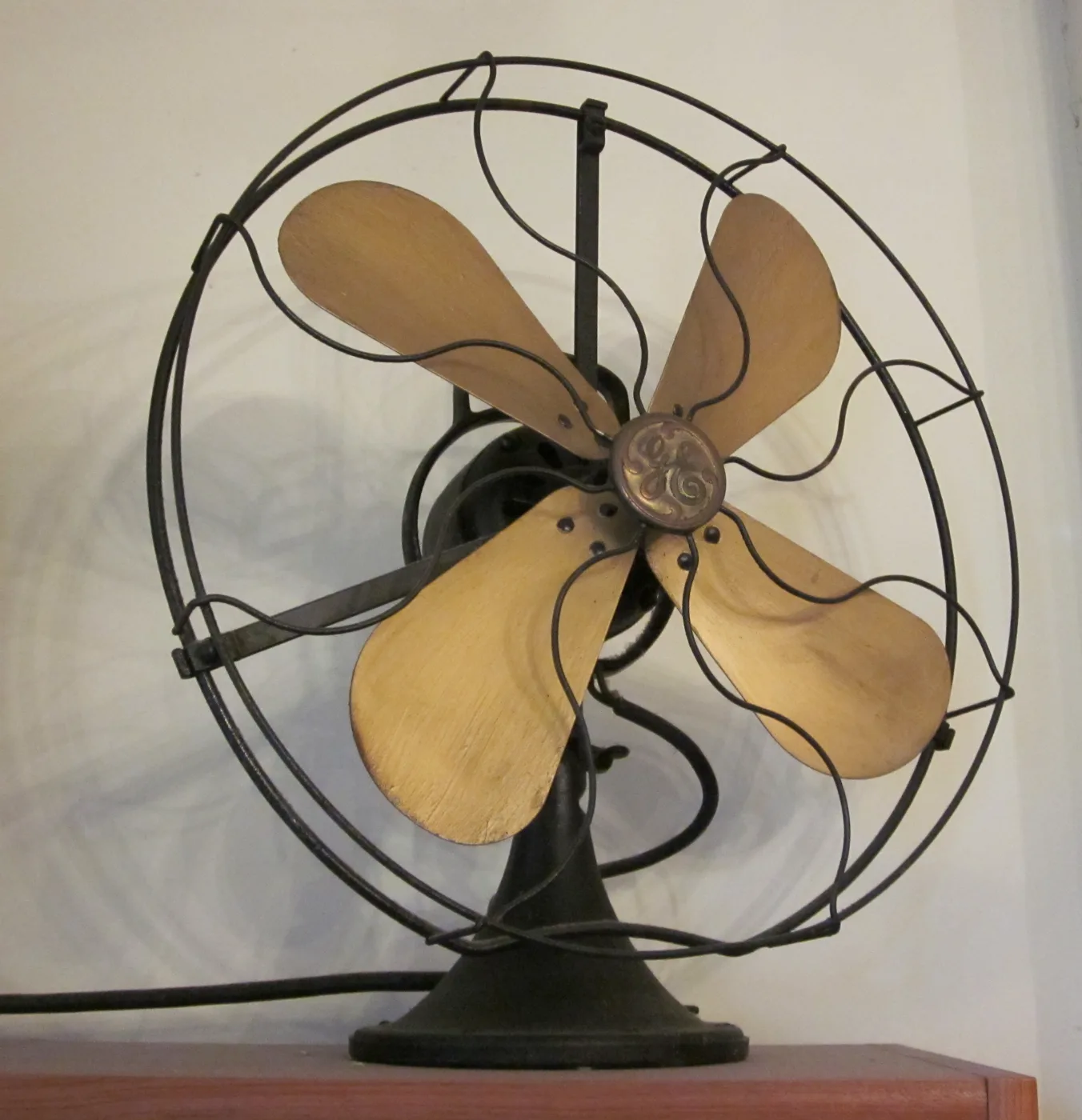 GE electric fan, early 20th century
