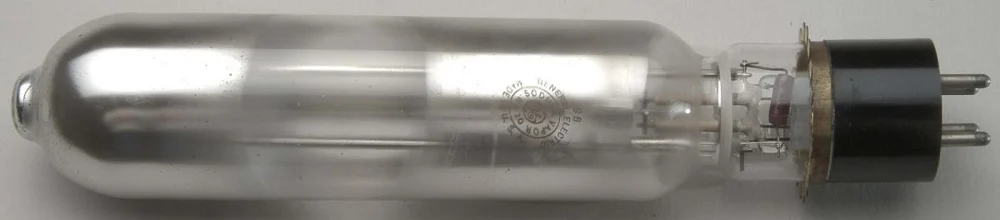Low pressure sodium lamp, type Na-10